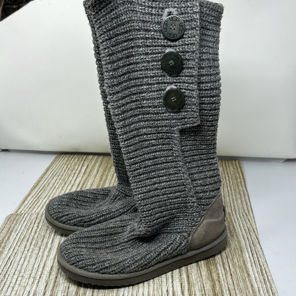 UGG Boots - Picture 3 of 7